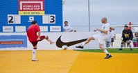 Με μια μπάλα στην πλατεία Αριστοτέλους
