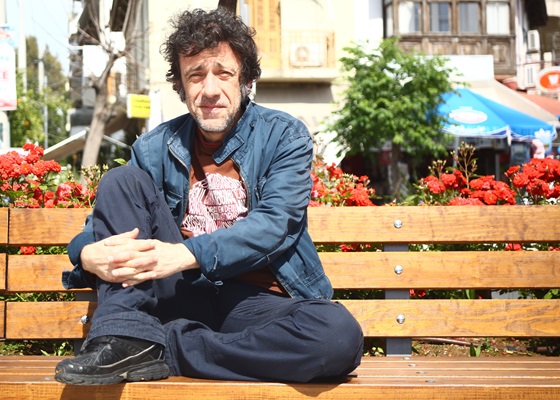 «Για το ότι εξαπατηθήκαµε έχουµε κι εµείς ευθύνη». Συνέντευξη του Μανώλη Μαυροµατάκη στην Ελεωνόρα Ορφανίδου
